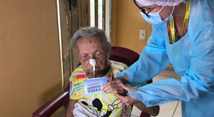 Aos 117 anos, ela foi a 1ª a se vacinar no interior do Ceará: vitória e agradecimento