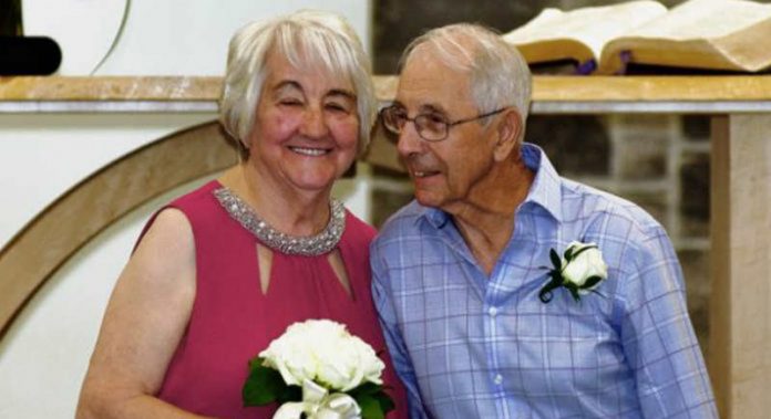 Eles foram namorados na adolescência e se reencontraram 70 anos depois: agora casaram