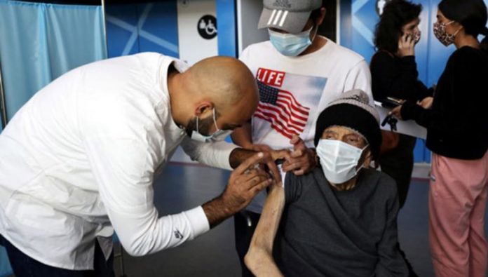 Israel vira exemplo de vacinação contra Covid: dados mostram queda da infecção no país