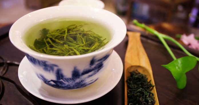 Segundo cientistas, o chá verde tem uma força de composto capaz de evitar o câncer