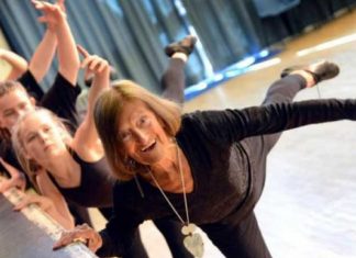 Aos 99 anos, dançarina dá aulas de ginástica para ajudar pessoas necessitadas