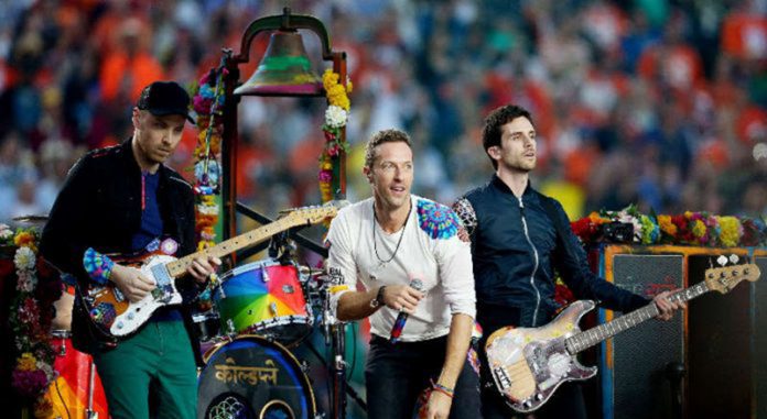 Banda Coldplay faz incrível doação de R$ 4 milhões para remover plásticos dos oceanos