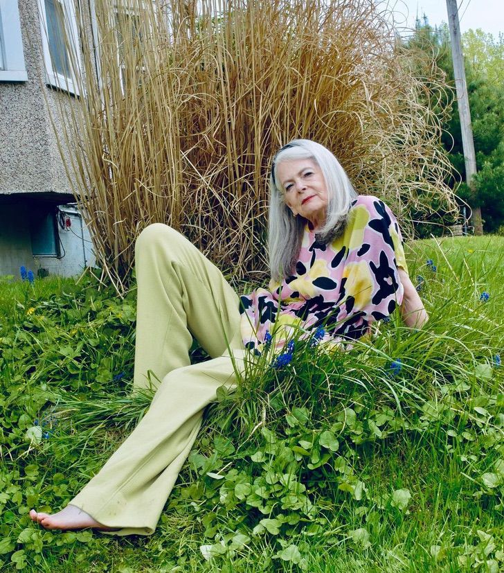 asomadetodosafetos.com - 20 fotos da mulher de 67 anos que é influencer: "Envelhecer é problema de outra pessoa”