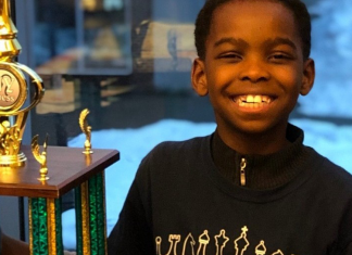 Com apenas 10 anos, refugiado nigeriano vira mestre nacional de xadrez nos EUA