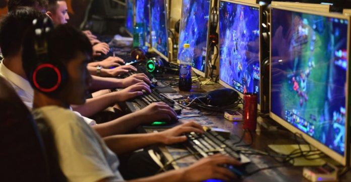 Menores de idade terão limite de 3 horas semanais para jogar online na China