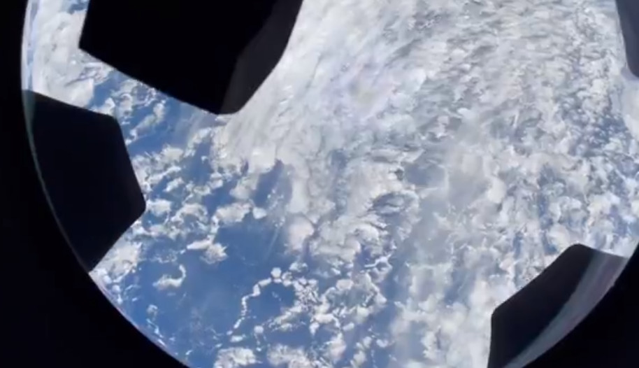 asomadetodosafetos.com - Vídeo mostra tripulação civil da Space X vendo a Terra pela primeira vez