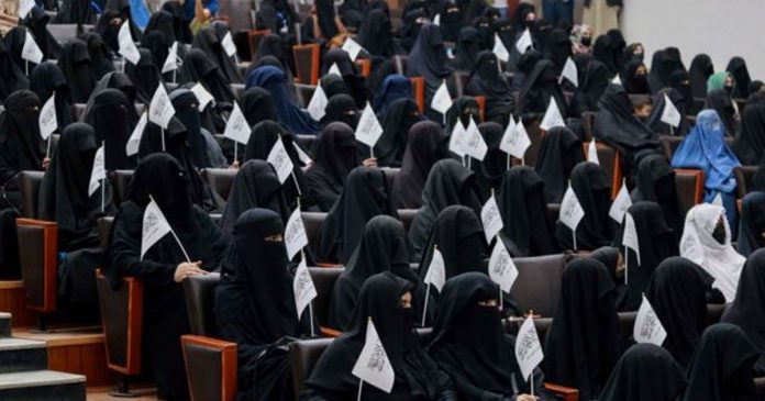 Talibã proíbe mulheres na Universidade de Cabul: ‘Islã primeiro’