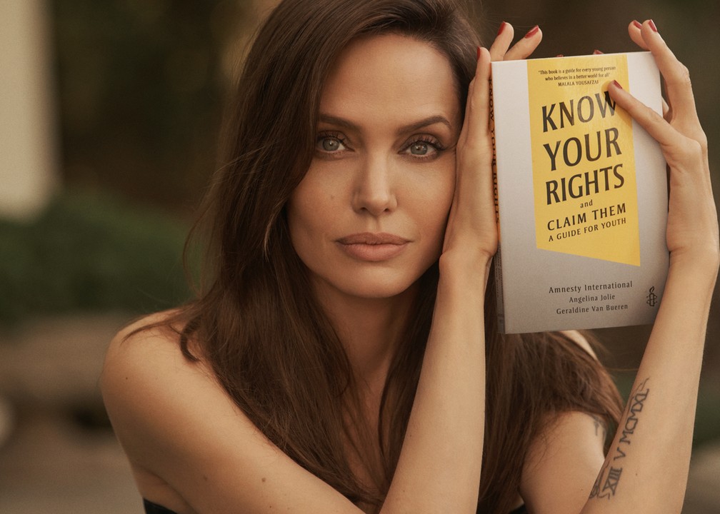 asomadetodosafetos.com - Angelina Jolie lança livro infantil para incentivar crianças a lutar por direitos