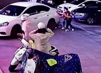 Vídeo impressionante mostra mãe salvando filho de atropelamento na China