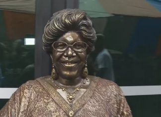 Dona Ivone Lara ganha estátua em sua homenagem no Dia da Consciência Negra
