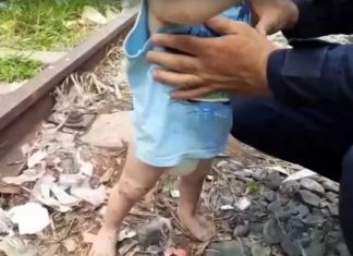 Bebê de um ano deixado sozinho em linha férrea é resgatado em Sorocaba