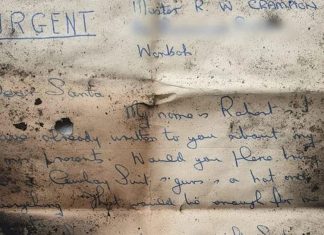 Carta escrita para Papai Noel há 60 anos é encontrada em chaminé