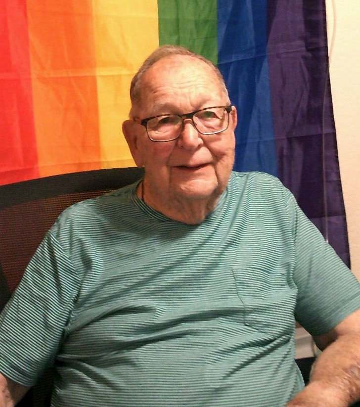 asomadetodosafetos.com - Idoso abraça sexualidade aos 91 anos e encontra o amor: “Sou gay e livre”