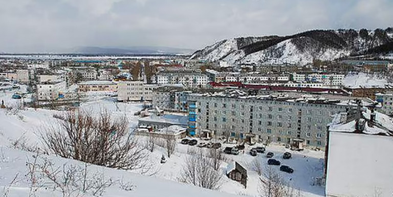 asomadetodosafetos.com - Garota sobrevive a tempestade de neve na Rússia abraçando cachorro de rua por 18 horas