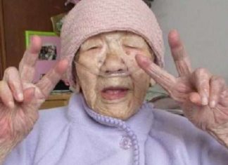 Mulher mais velha do mundo completa 119 anos e revela segredo para longevidade
