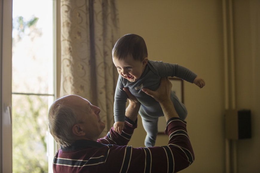 asomadetodosafetos.com - “Eu amo meu neto, mas não sou creche”: Avô exige pagamento para cuidar de neto