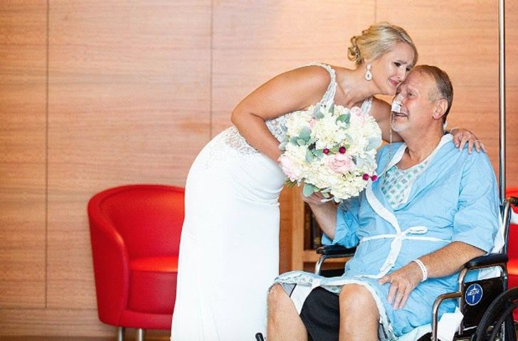 asomadetodosafetos.com - Noiva visita pai doente antes da cerimônia de seu casamento: “Ele chorou alto", conta.