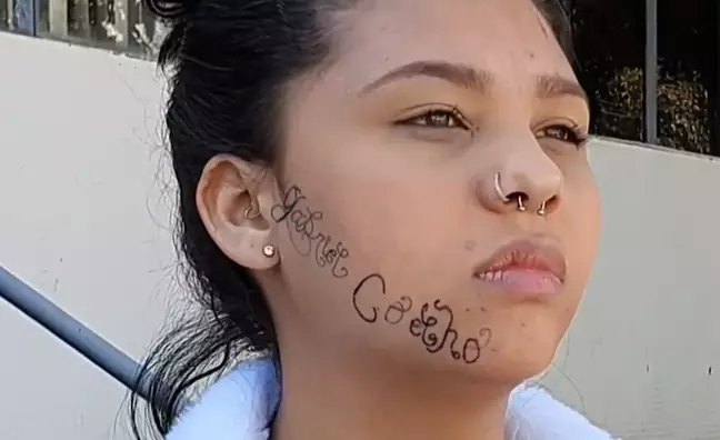 asomadetodosafetos.com - Jovem que teve o rosto tatuado à força teme a saída do ex da prisão: "Precisamos sair da casa"