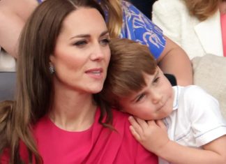 Kate Middleton é criticada depois de dar mamadeira para príncipe Louis, de 4 anos