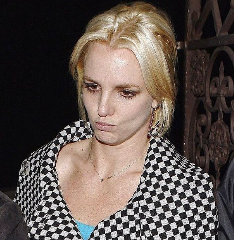 asomadetodosafetos.com - Britney Spears se revolta com atendente de fast food que tentou consolá-la: "Idiota"