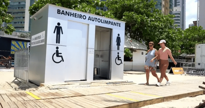 Saiba como funciona o “banheiro do futuro” que fez sucesso em Balneário Camboriú