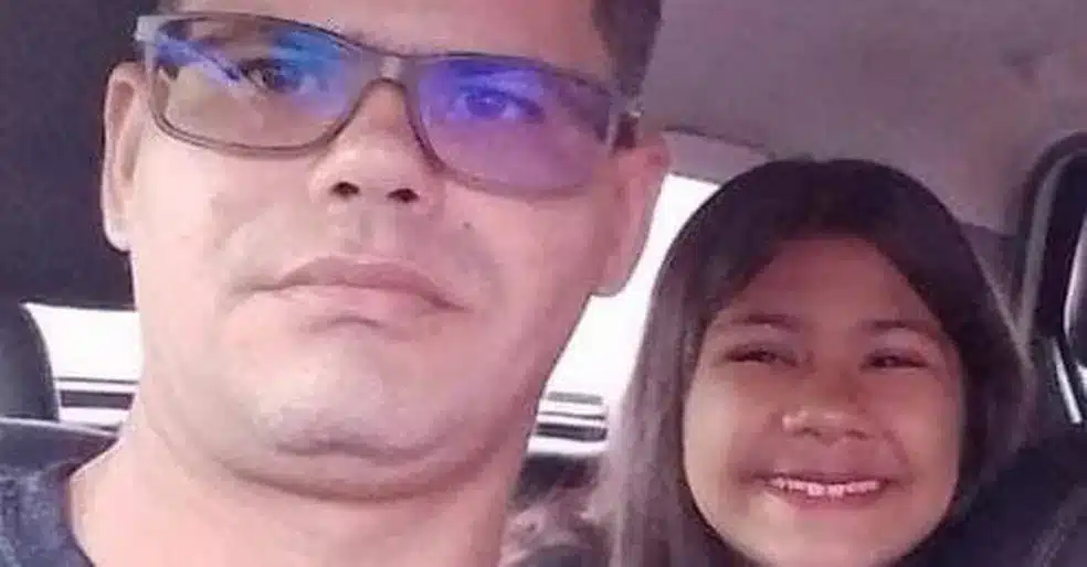 asomadetodosafetos.com - Menina de 12 anos que está desaparecida manda foto para prima e preocupa família: "Olhar triste"