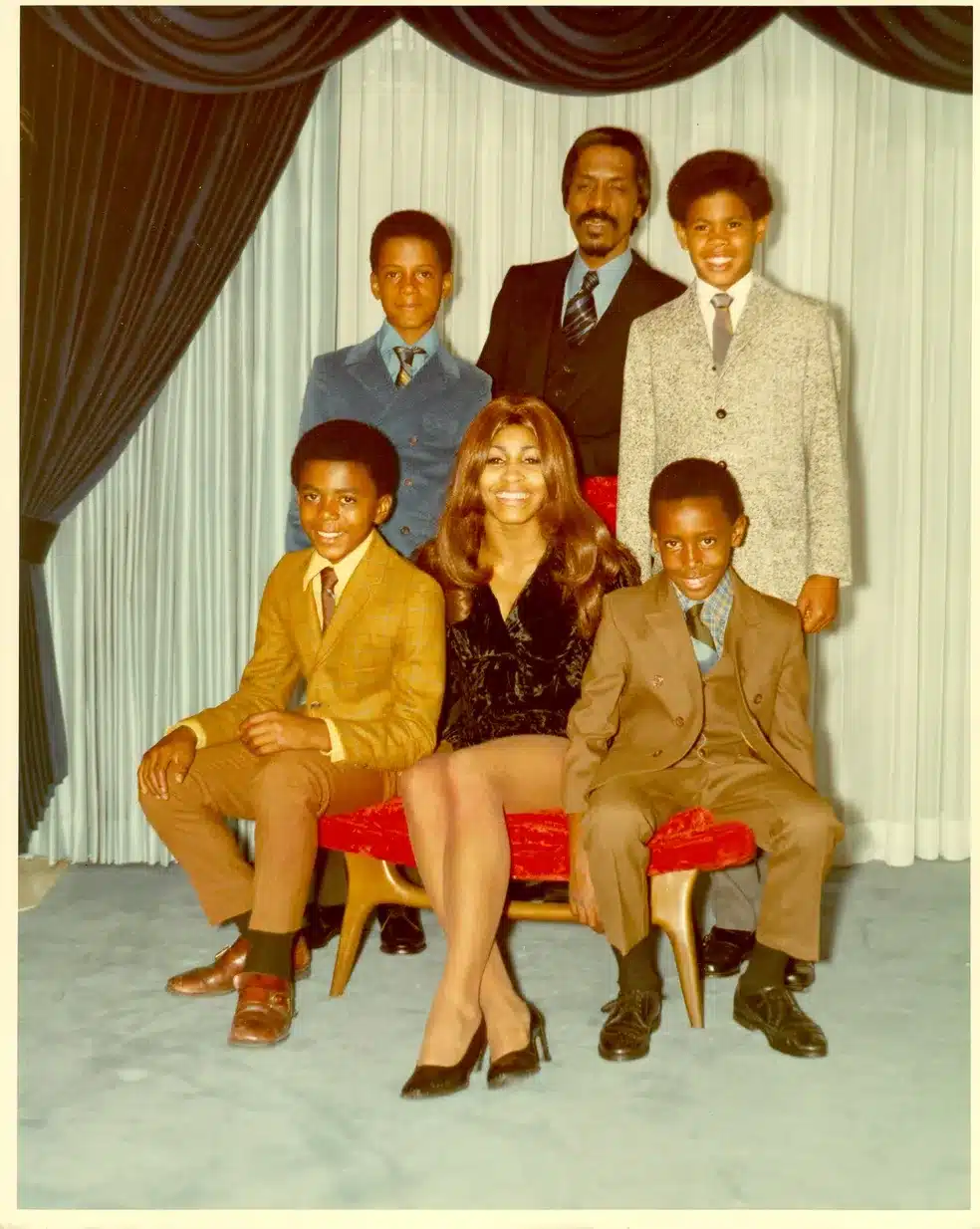 asomadetodosafetos.com - Nos últimos anos de sua vida, Tina Turner sofreu com a perda de dois de seus filhos