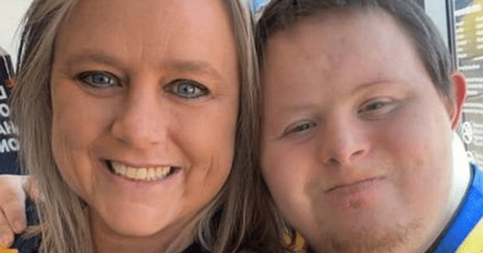 Mãe oferece pagamento para quem quiser ser amigo de seu filho com síndrome de Down e é surpreendida