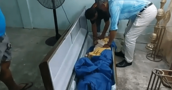 Mulher que acordou durante seu próprio velório falece no Equador