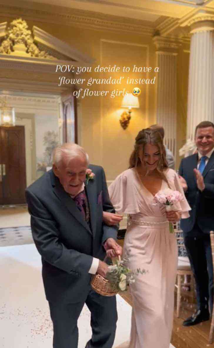 asomadetodosafetos.com - Noiva escolheu o avô de 95 anos para jogar as flores em seu casamento: “Fiquei tão emocionada”