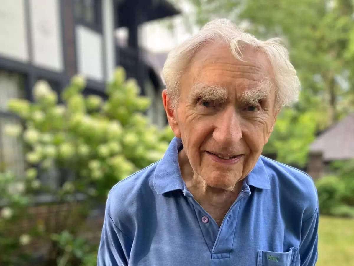 asomadetodosafetos.com - Segredo da longevidade: Esse médico de 100 anos revelou 5 coisas que ele não faz