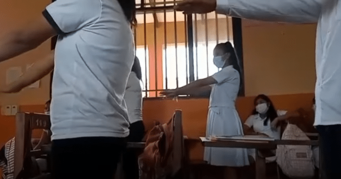 Professora faz com que alunos façam agachamento como punição: “Tenho que fazer o dever de casa”