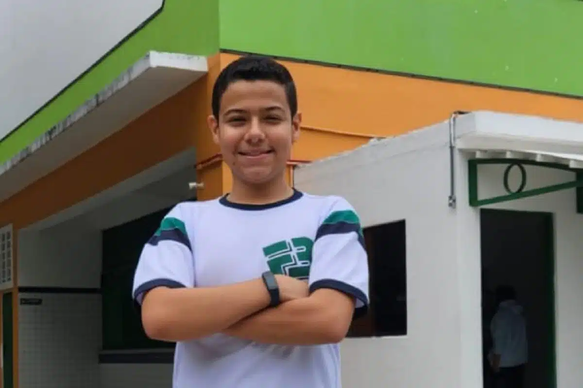 asomadetodosafetos.com - Cearense de 13 anos conquista 1º lugar em vestibular na UECE com nota máxima na redação