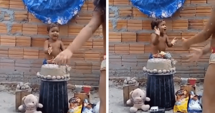 “Não tinha como comprar”: Diz mãe de garoto que comemorou aniversário com bolinho de areia