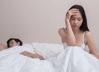 Dormir separado: Saiba por que a tendência do “divórcio do sono” ganha força entre casais