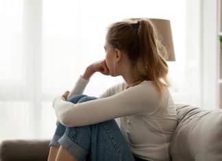 Moça, ocupa essa mente e coração. Não deixa a dependência emocional tirar seu brilho